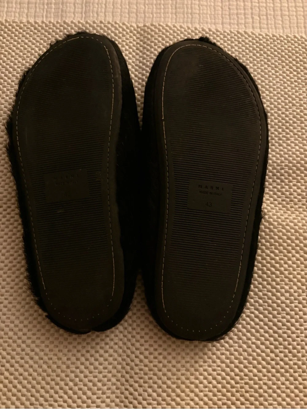 Marni Black Long Hair Calfskin Fussbett Sabot / Mules